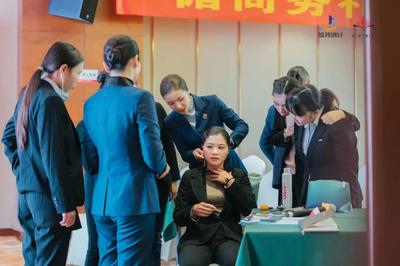 學(xué)禮儀 塑形象 筑邦鴻——鴻升商務(wù)禮儀培訓(xùn)效果顯著，賦能專業(yè)禮儀服務(wù)